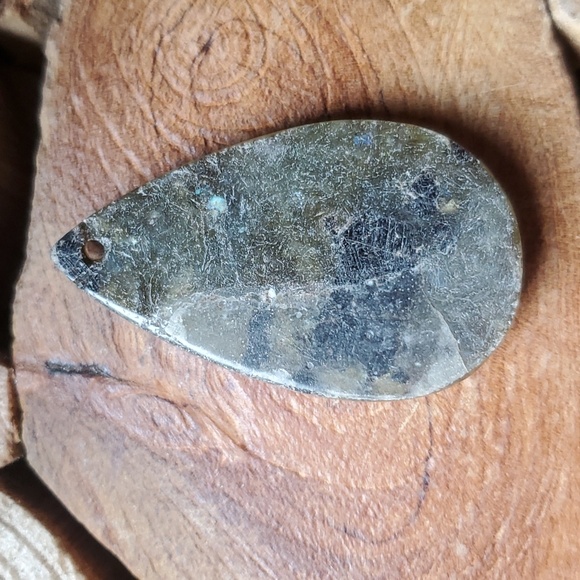 New Natural Labradorite Teardrop Pendant. - Picture 2 of 9